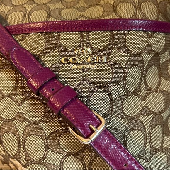 Vintage | Coach | Large Signature C Crossbody File Bag | Brown/Maroon - Picture 5 of 13